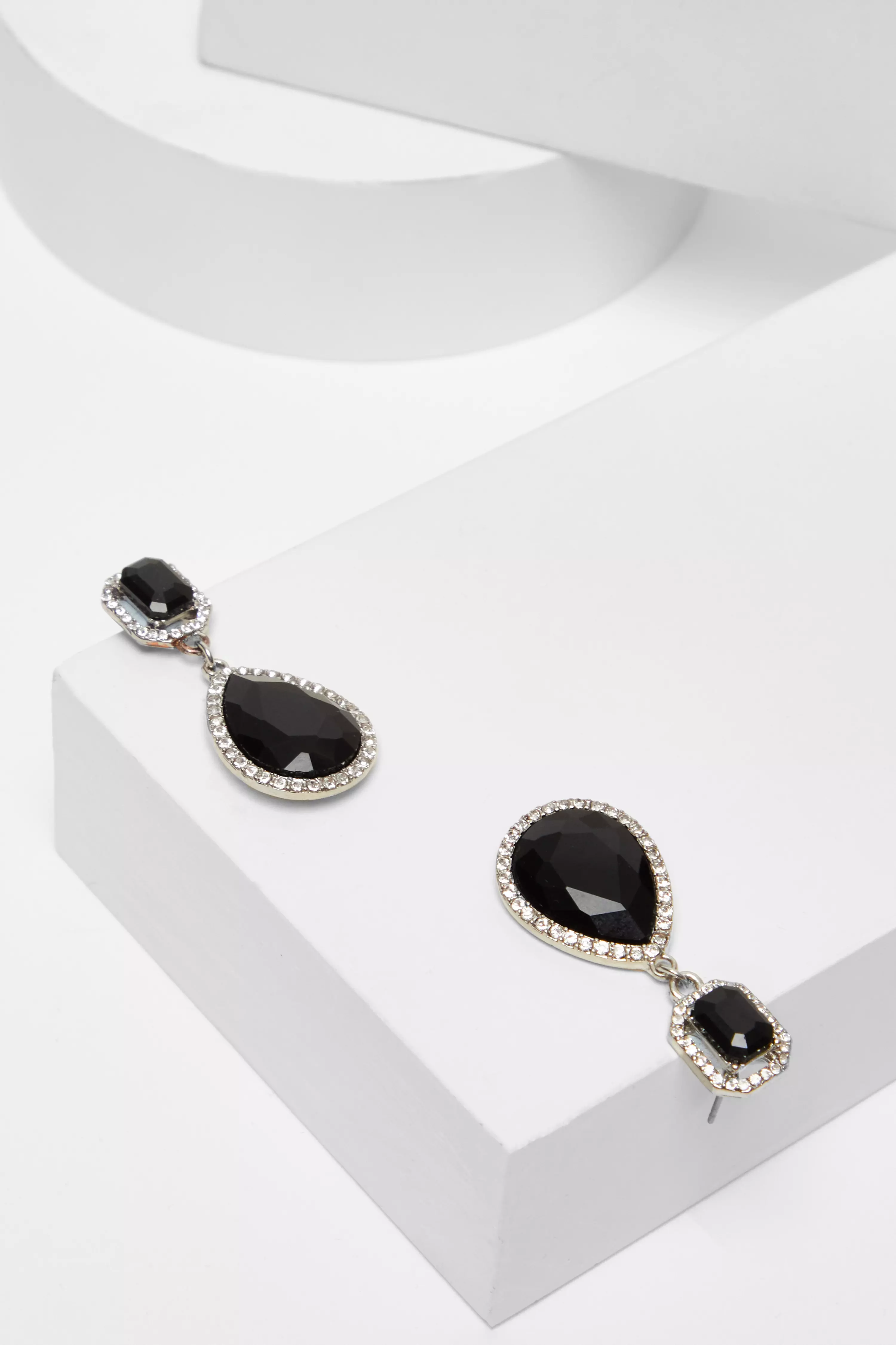 Black Diamante Teardrop Earring QUIZ Clothing