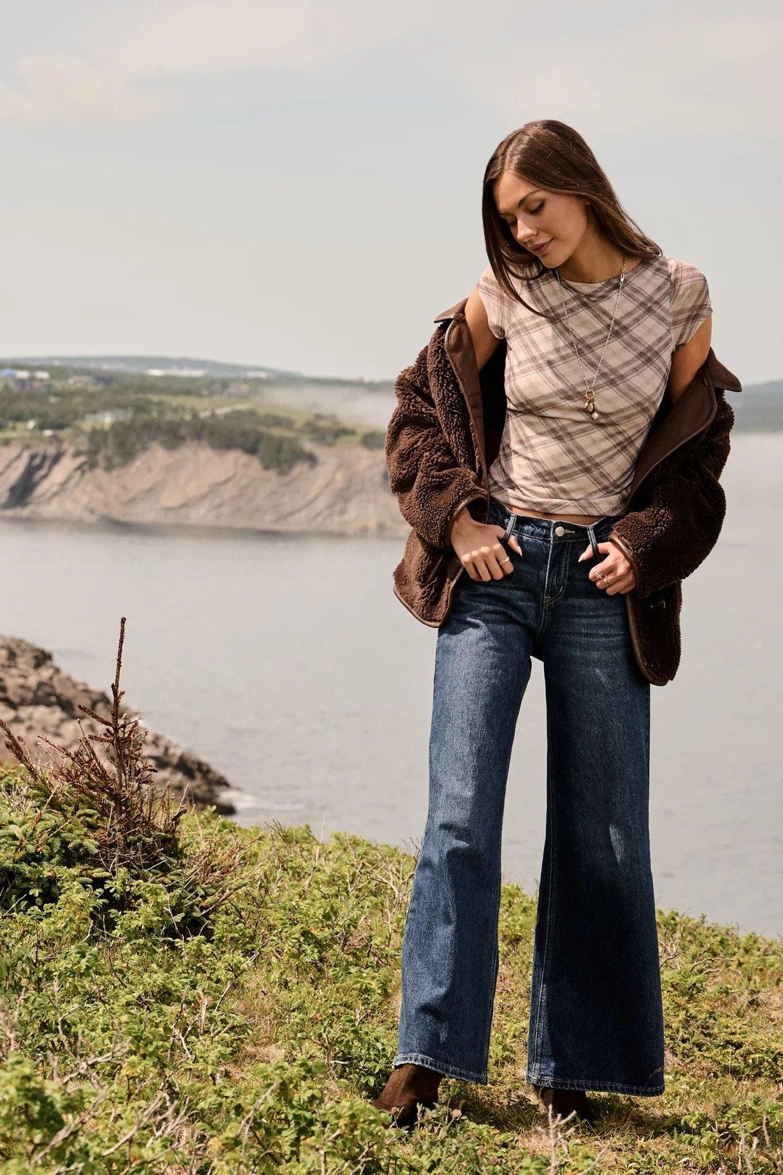 dark wash mid rise jeans