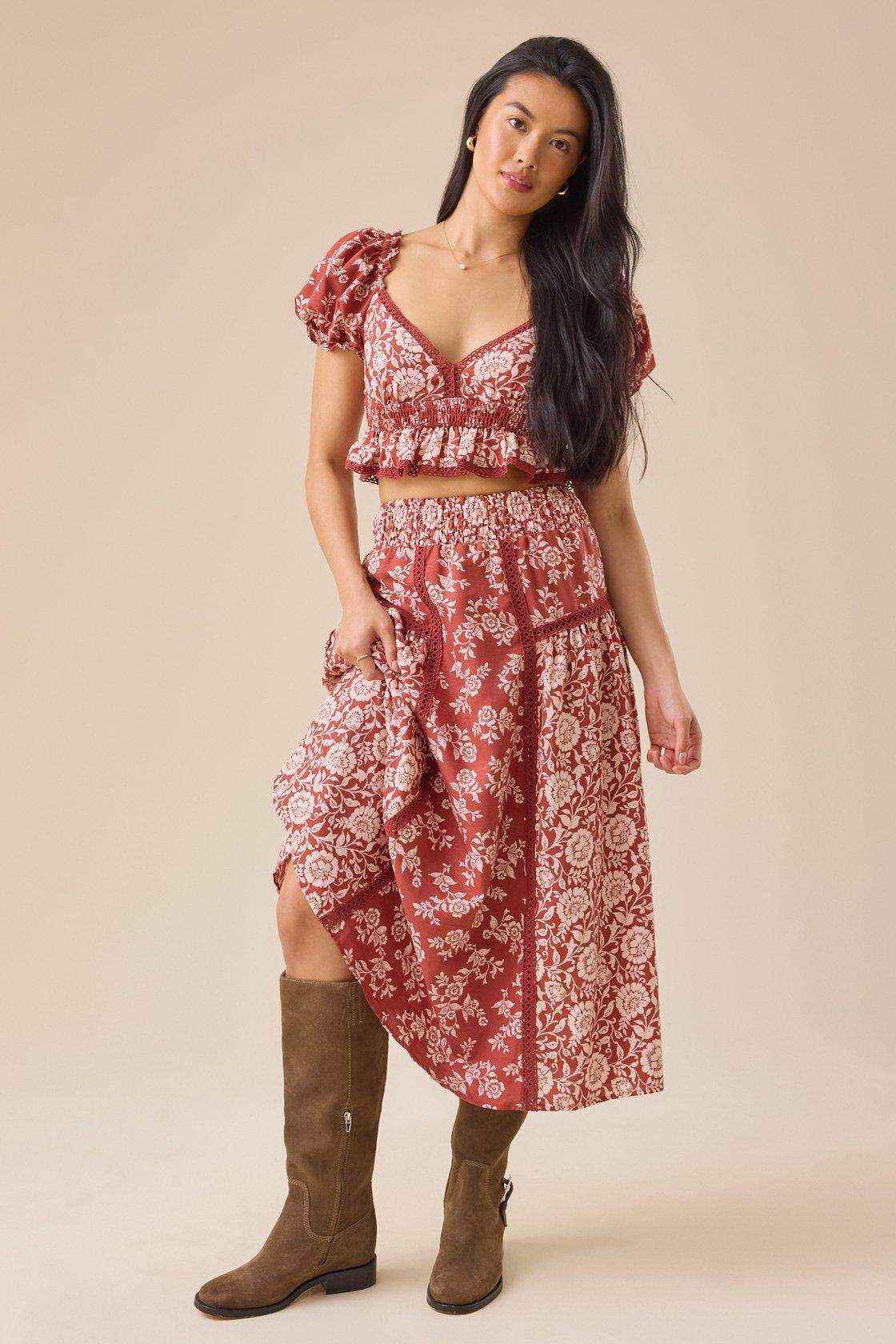 red and white mixed print top and skirt