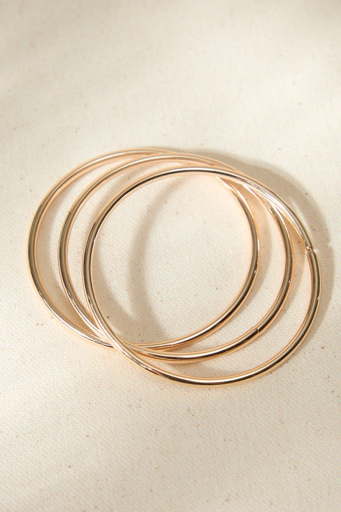 Gold classic bangle set
