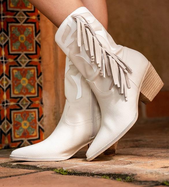 Light taupe heeled booties