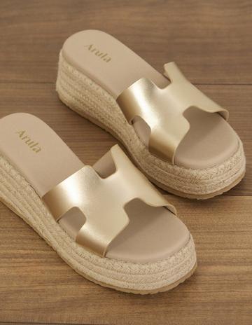 platform sandals with gold band