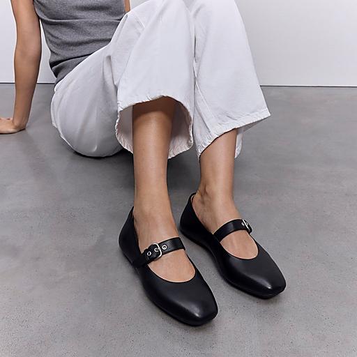fitflop dress shoes Women's Iq-Comff Leather Low-Top Loafers All Black | Lightweight Slip-Resistant Rubber Outsole, All-Day Cushioning, Black, Size: 6 natural movement FITFLOP Blush Women's Laced Shoes