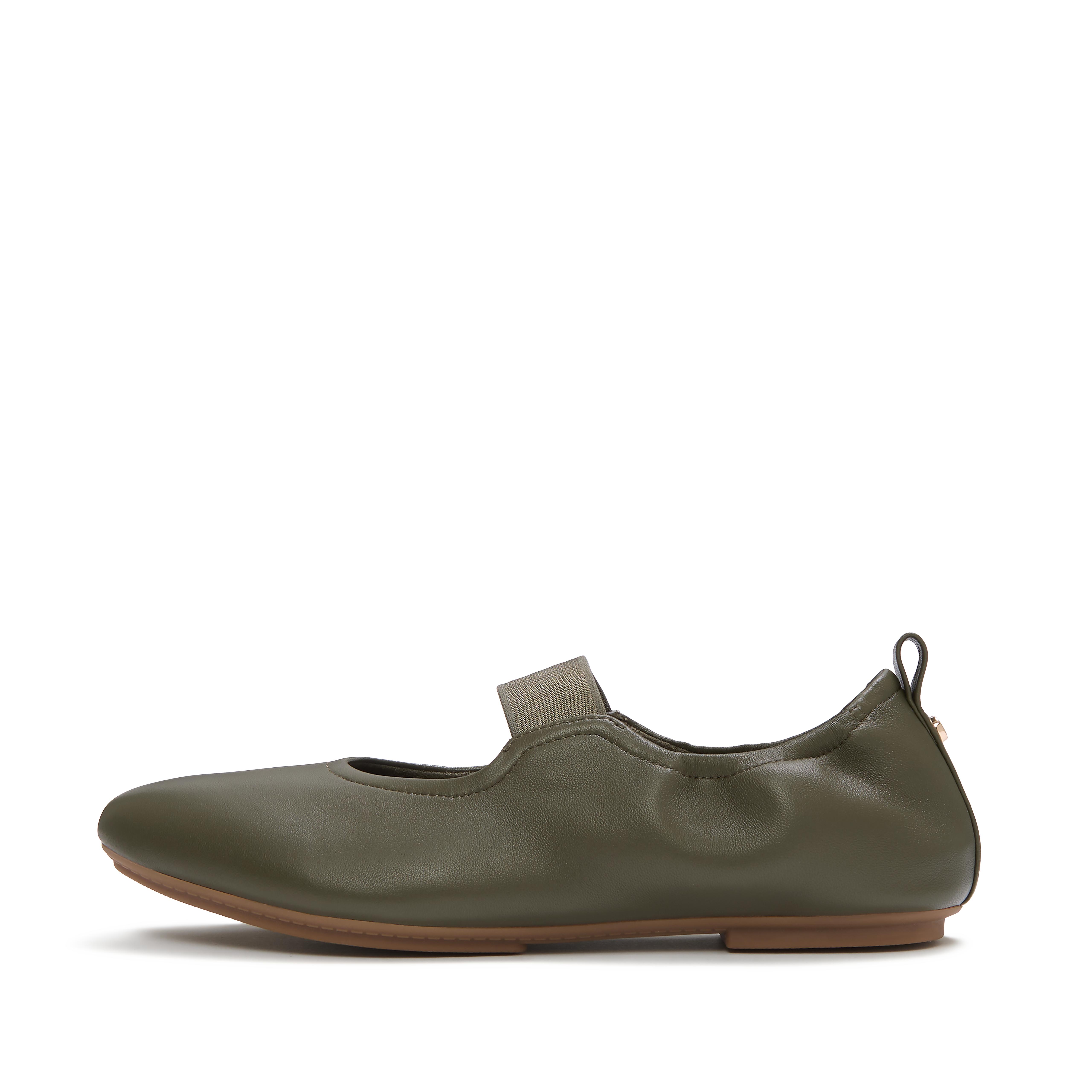 fitflop dress shoes Women's Superloafer Leather Shoe for footwear found to promote good foot health.American Podiatric Medical Association. FitFlop | Women Delicato Square-Chain