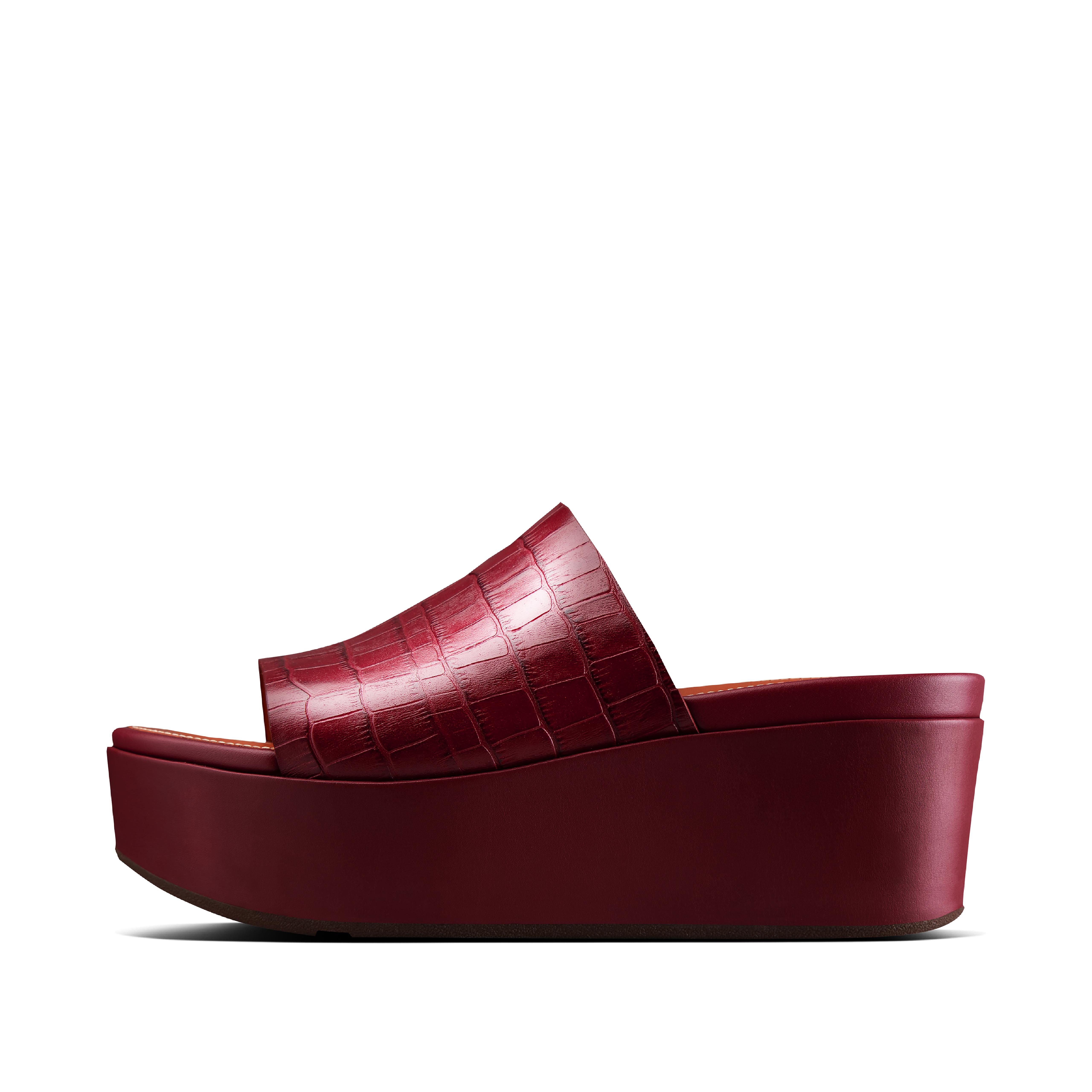 crocs maroon colour