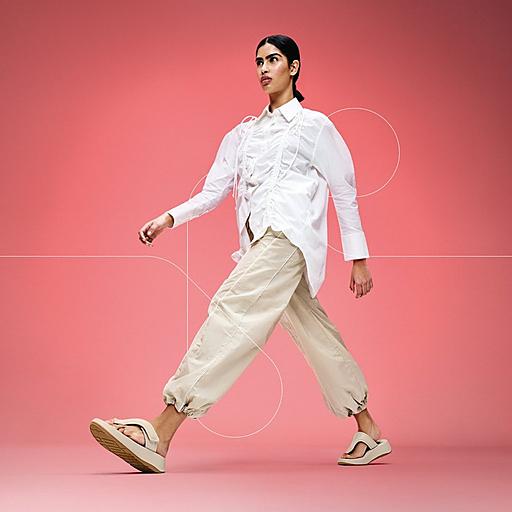 Fitflop F-Mode Toe-Postサンダル F-MODE バックル シマーラックス フラットフォーム トゥーポスト