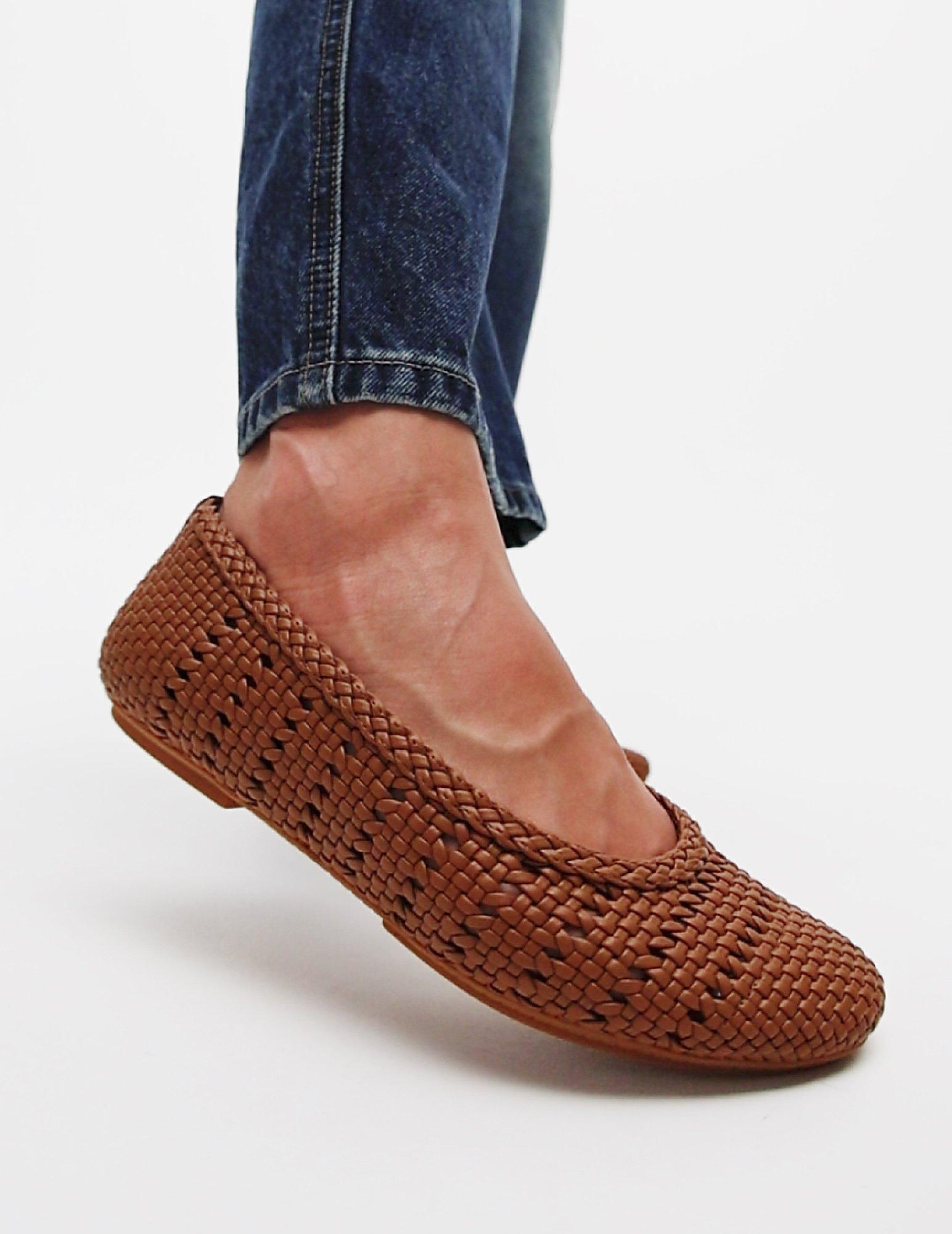 Women's shoes, sandals and trainers designed for comfort and style. Shop the Women's Collection.