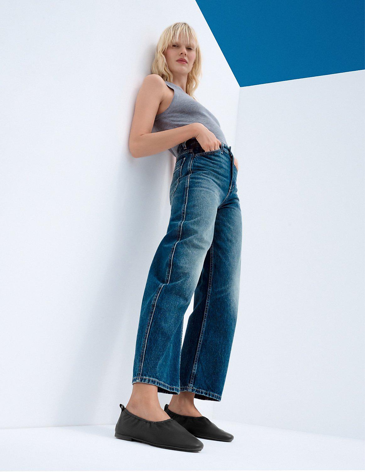 Women's flat shoes designed for comfort and style. Shop the Women's Flat Shoes.