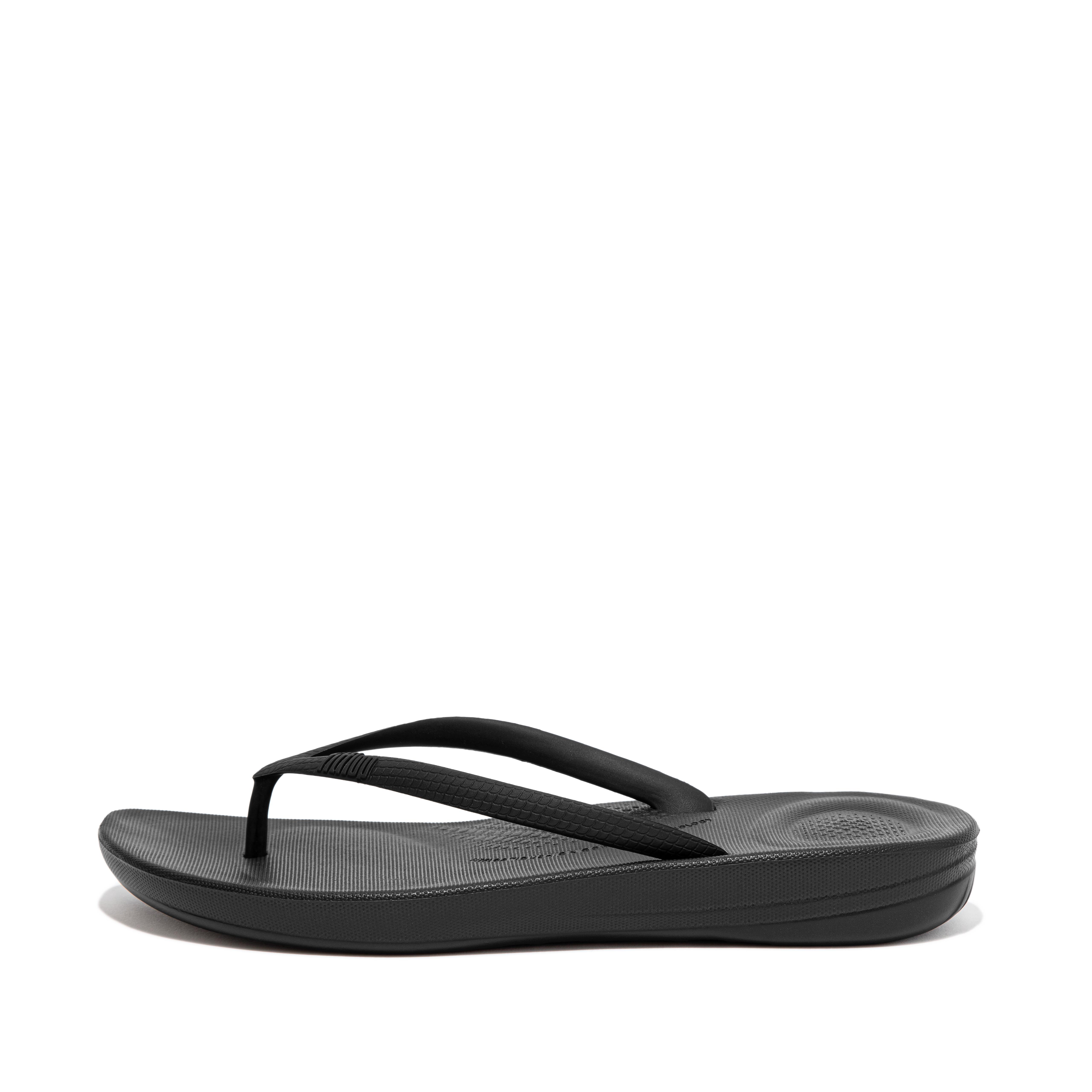 Women's Fit Flop iQushion Mirror Ergonomic Toe Thong Flip-Flops in Grey 