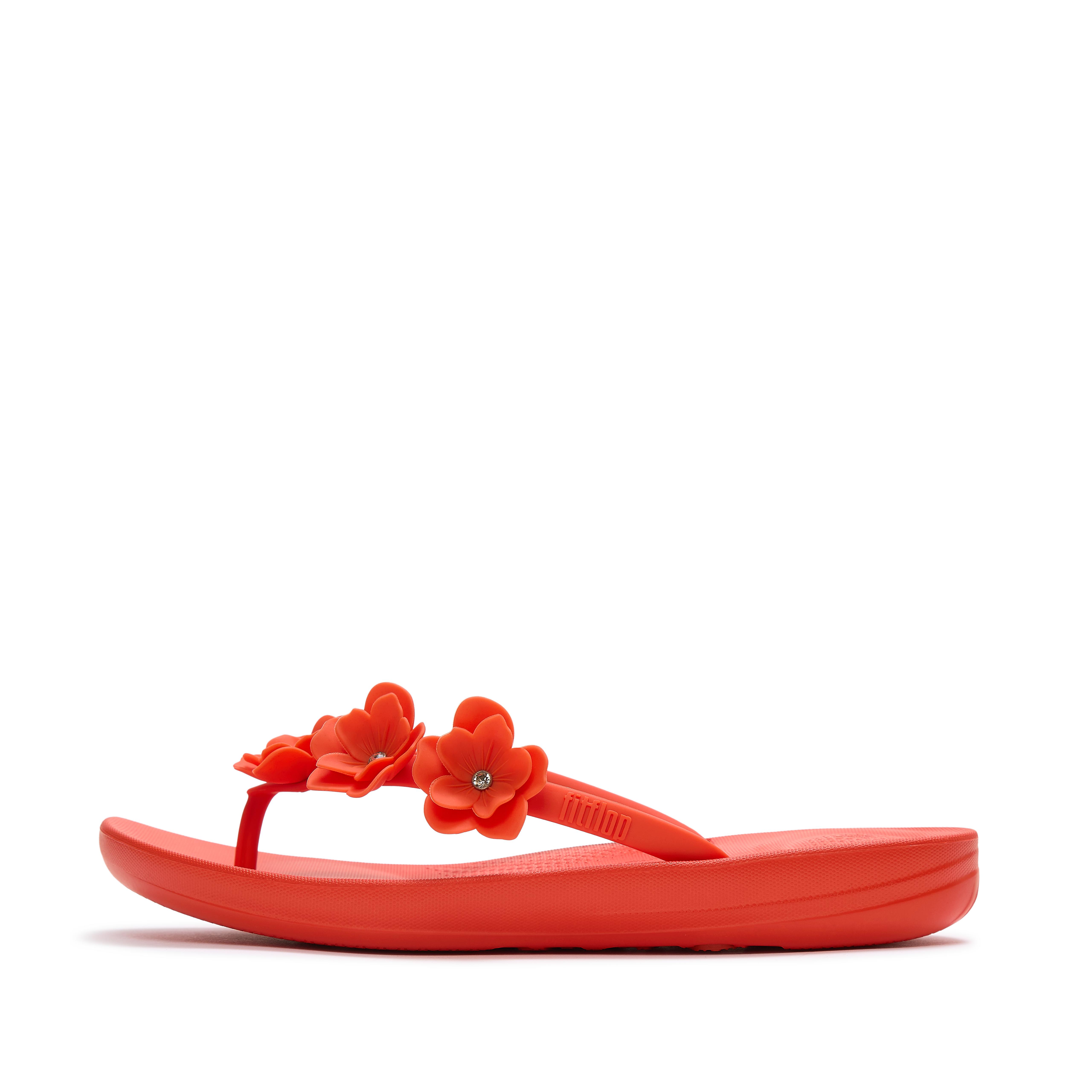 Fit Flop  Iqushion Flower Flip-Flops Cherry Tomato  in Women's size 7