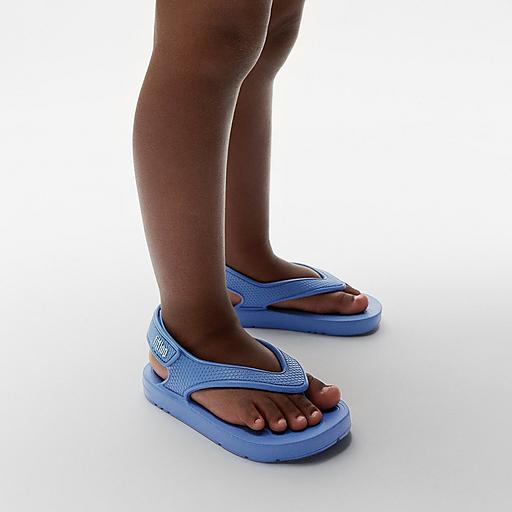 Boy flip flops store with back strap