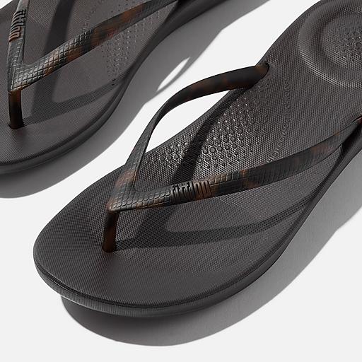 Women's Iqushion Leopard Rubber Flip-Flops | FitFlop US