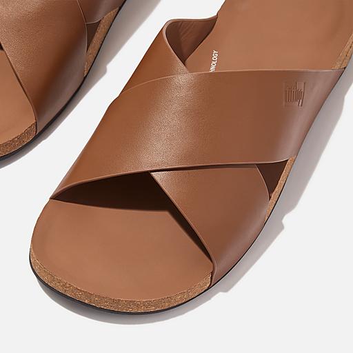 靴 LASER-CUT LEATHER CROSS SLIDES Men's Iqushion Leather Flip-Flops | FitFlop US
