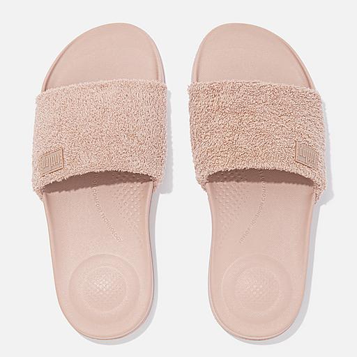 iQushion Towel Slides FitFlop US