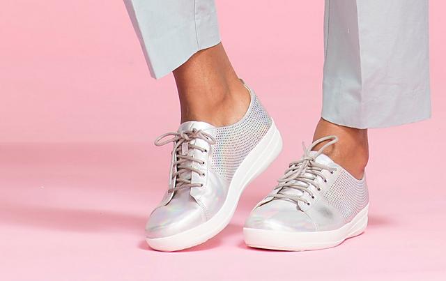 Fiflop silver leather sneakers with scoop-cut.