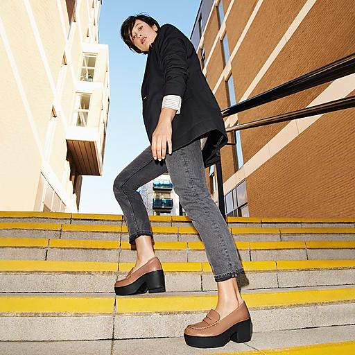 Fitflop hot sale black loafers