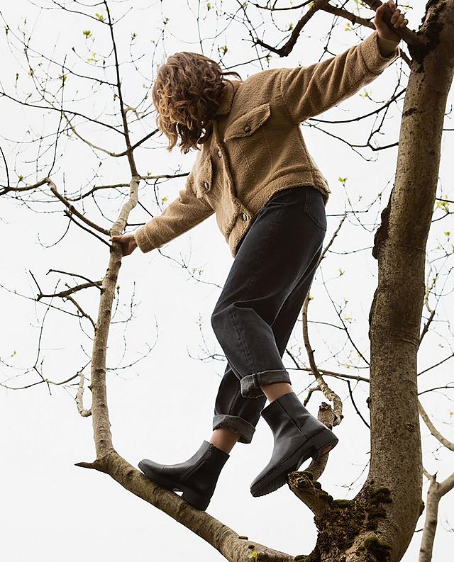 fitflop patent boots