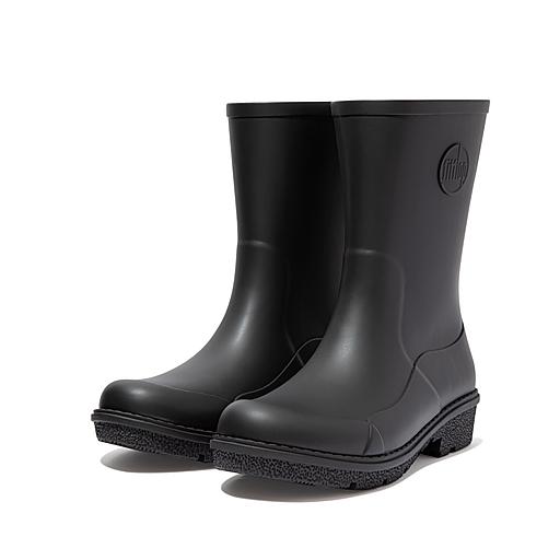 Short black on sale rain boots