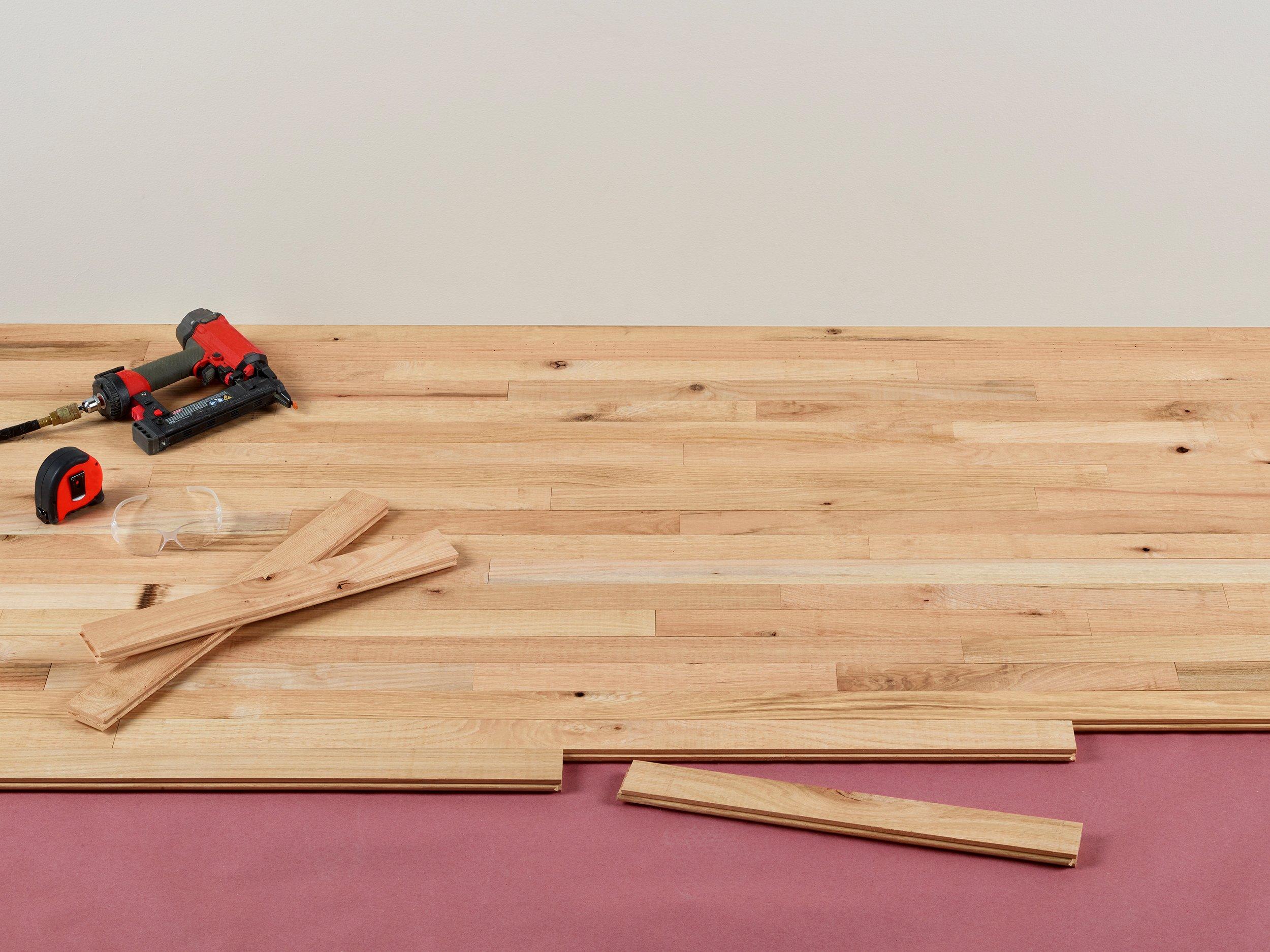 Floor & Decor | Unfinished Red Oak Solid Hardwood 2 Common Grade, 3/4 x 2 1/4 inch, Natural