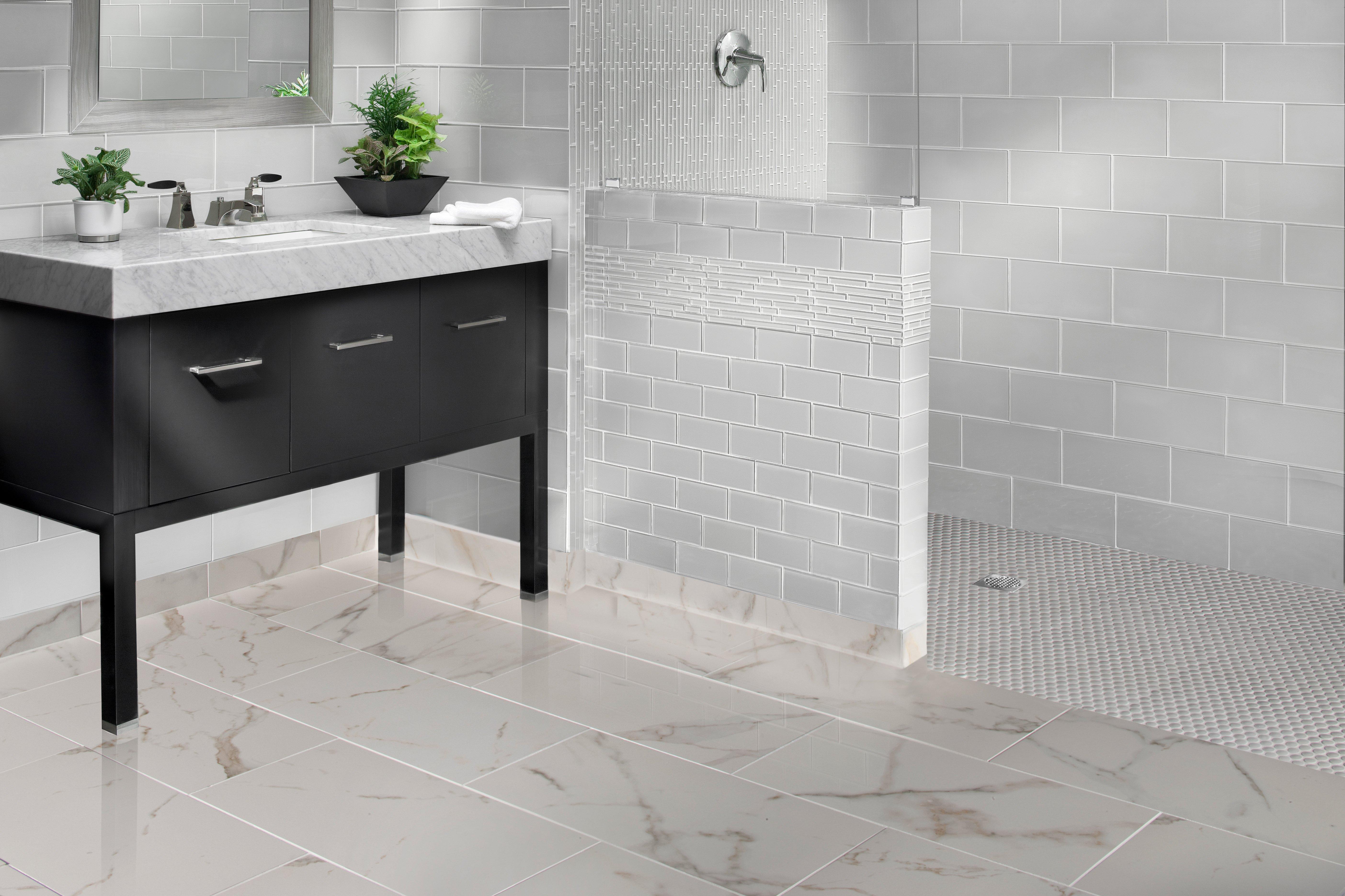 https://i8.amplience.net/i/flooranddecor/100465764_pure-snow-white-shiny-glass-tile-bathroom-wall_room?fmt=auto&qlt=85