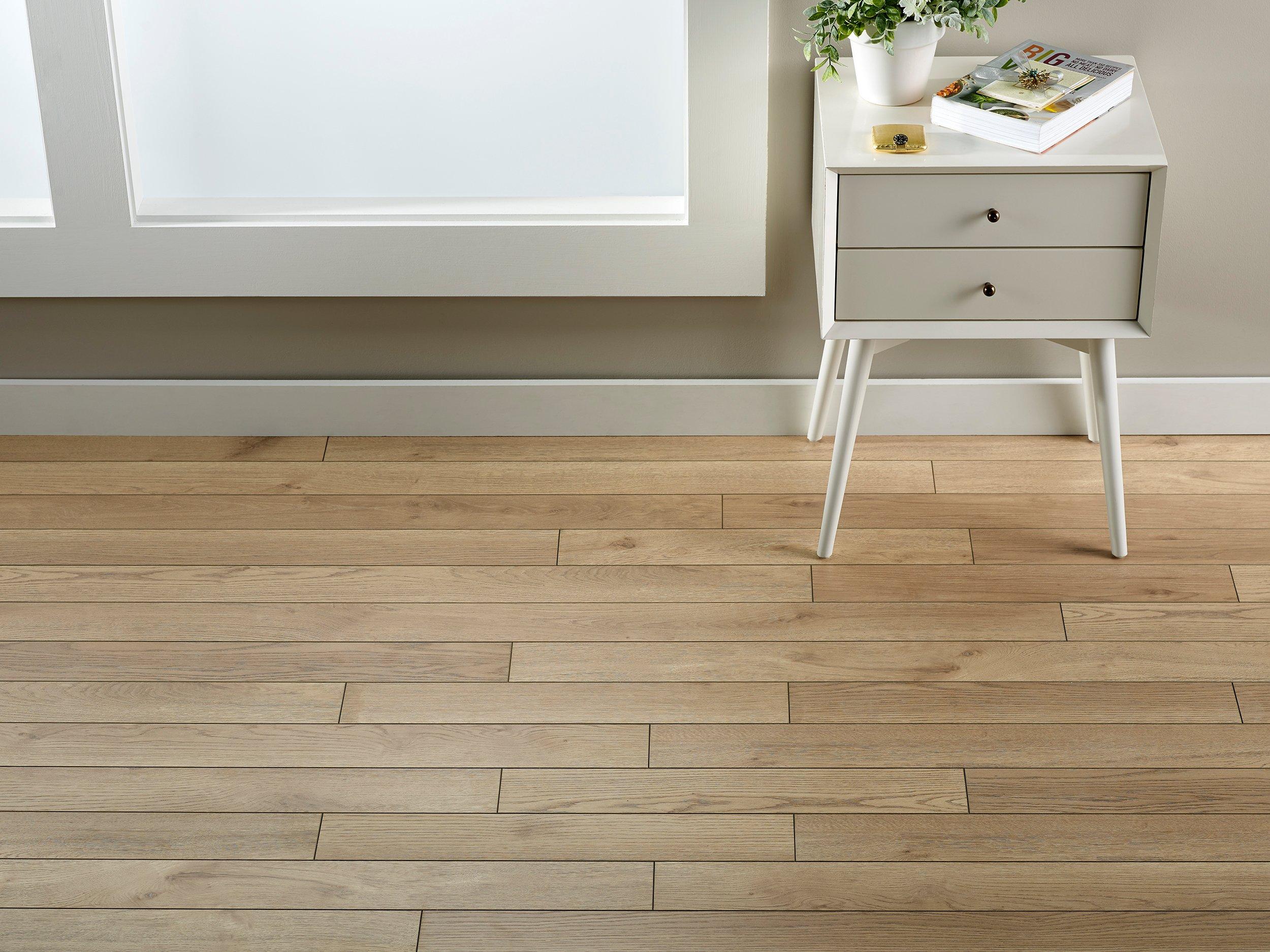 Multi-Length and Multi-Width Laminate Flooring