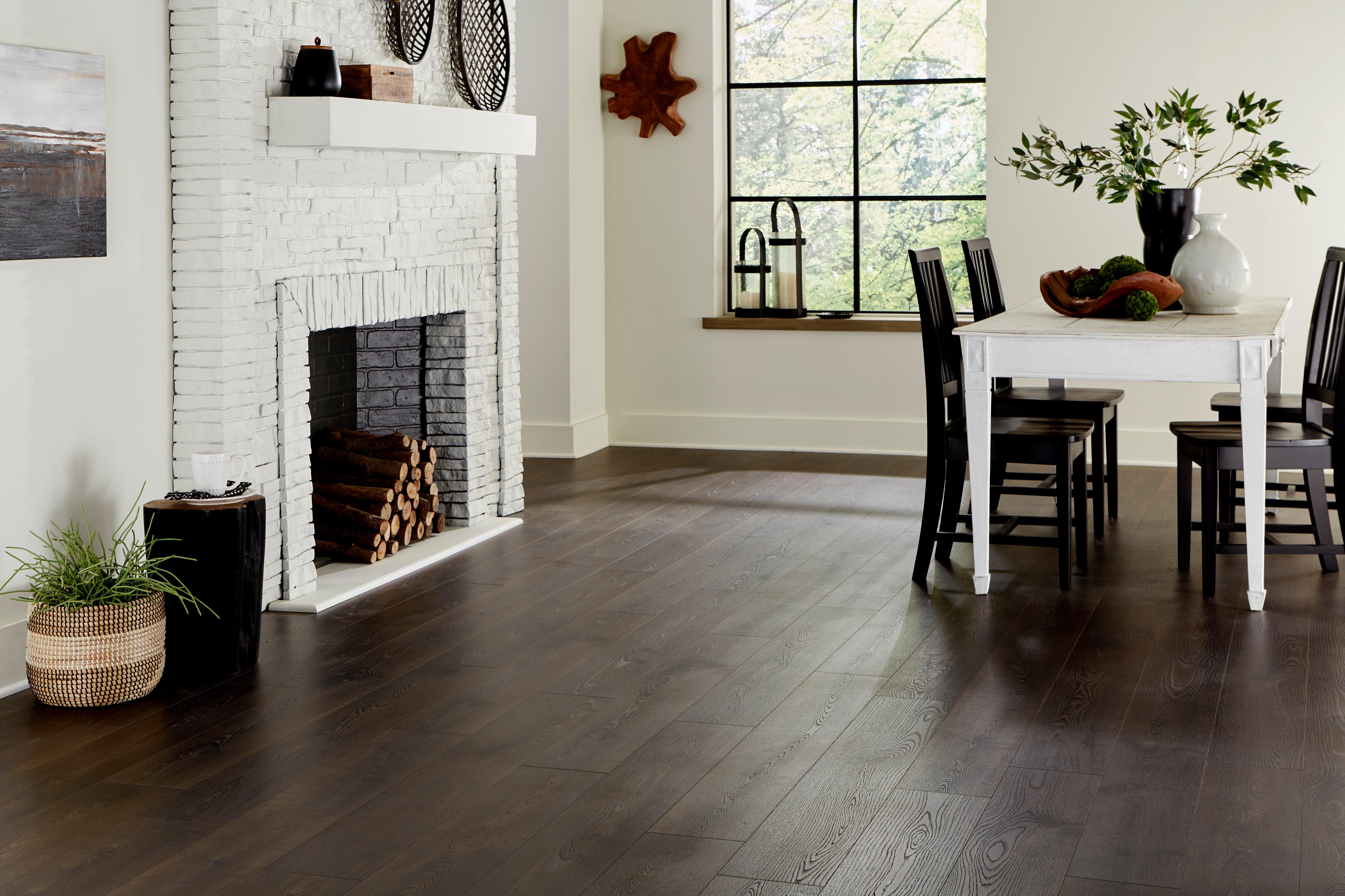 Reiga Oak Water-Resistant Laminate Plank
