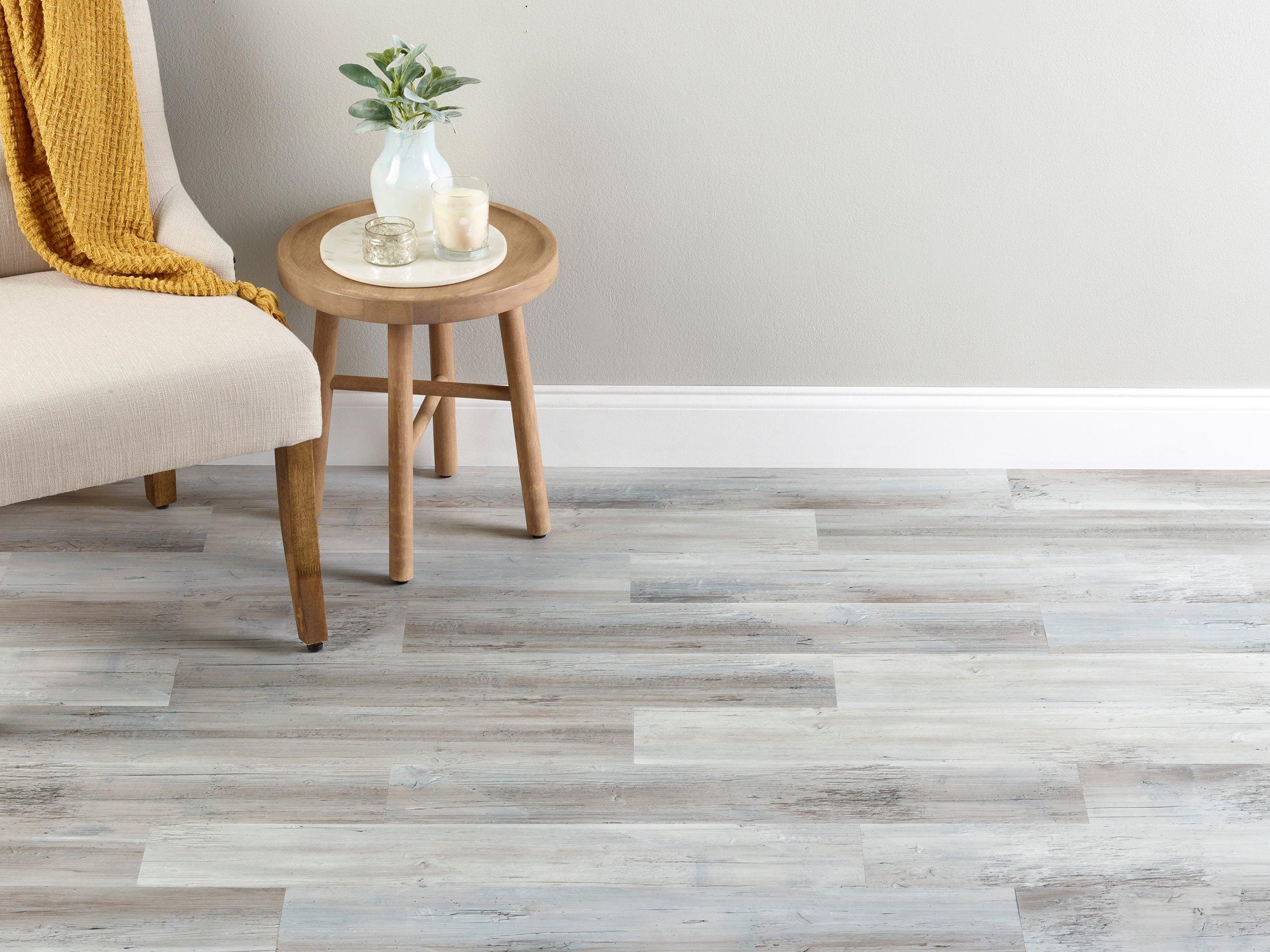 Weathered Gray Pine Engineered Vinyl Plank