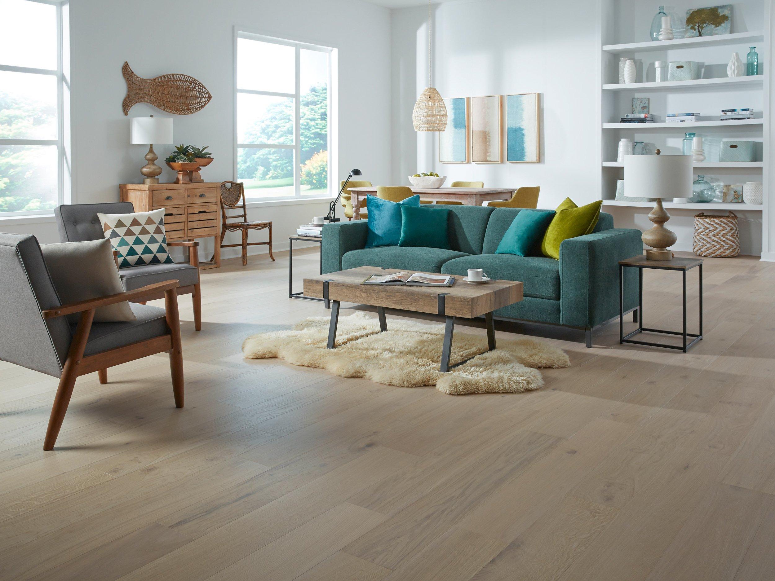 Highlands White Oak Wire-Brushed Engineered Hardwood
