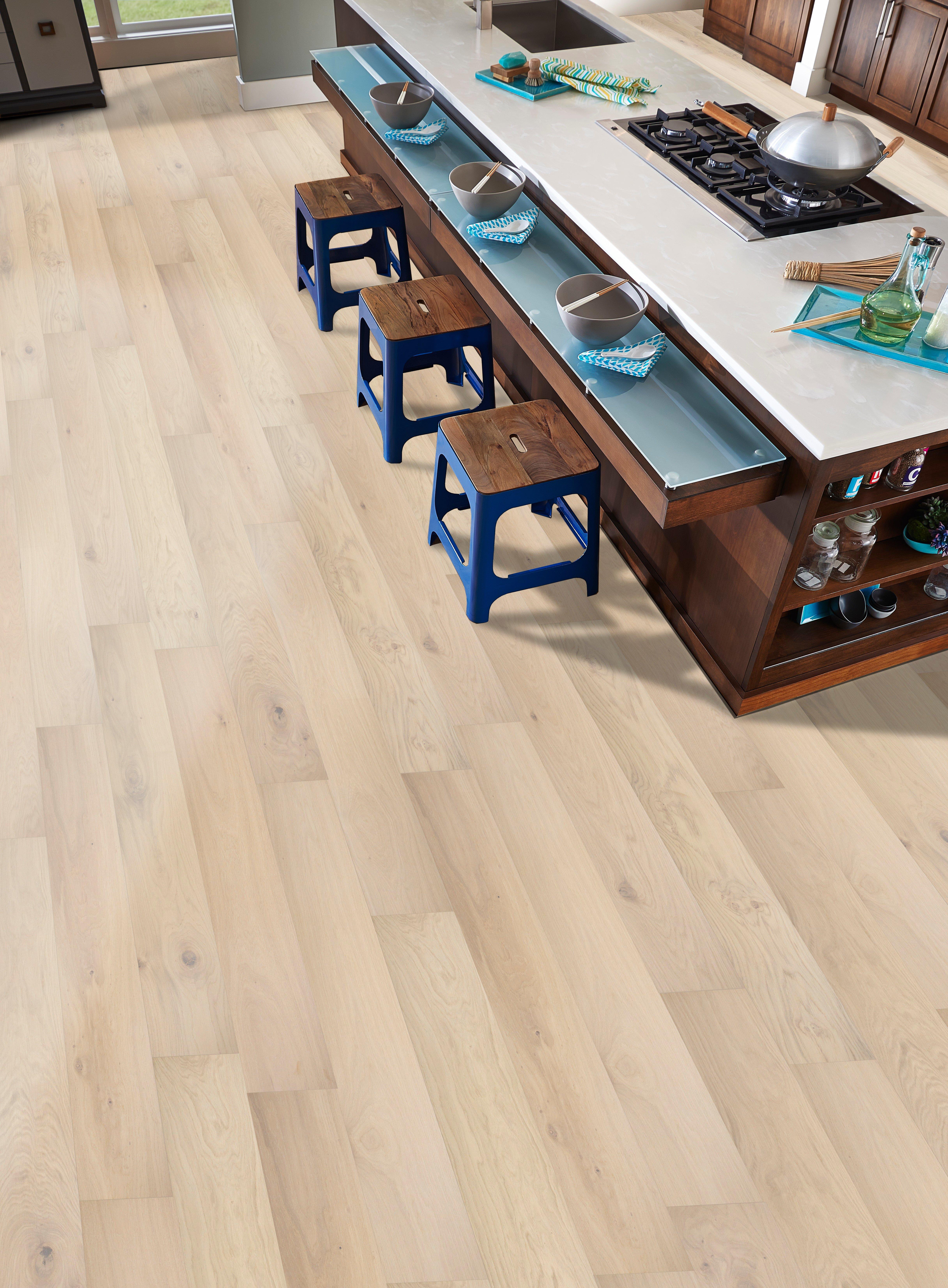 Highlands White Oak Wire-Brushed Engineered Hardwood