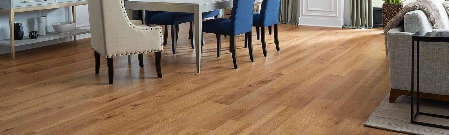 Plastic Wood Floor For Home And Commercial Uses 