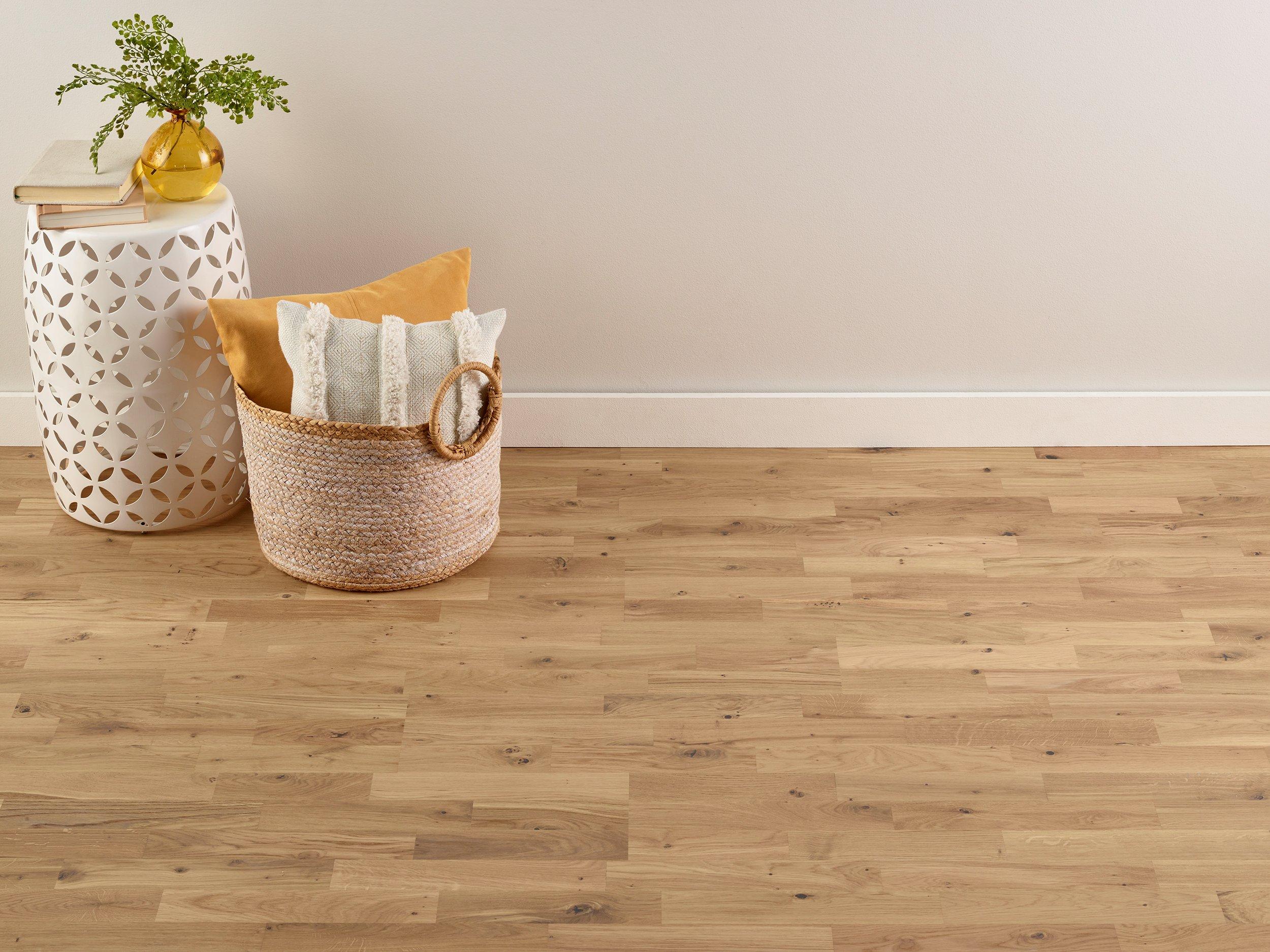 Newbury White Oak Wire-Brushed Engineered Hardwood