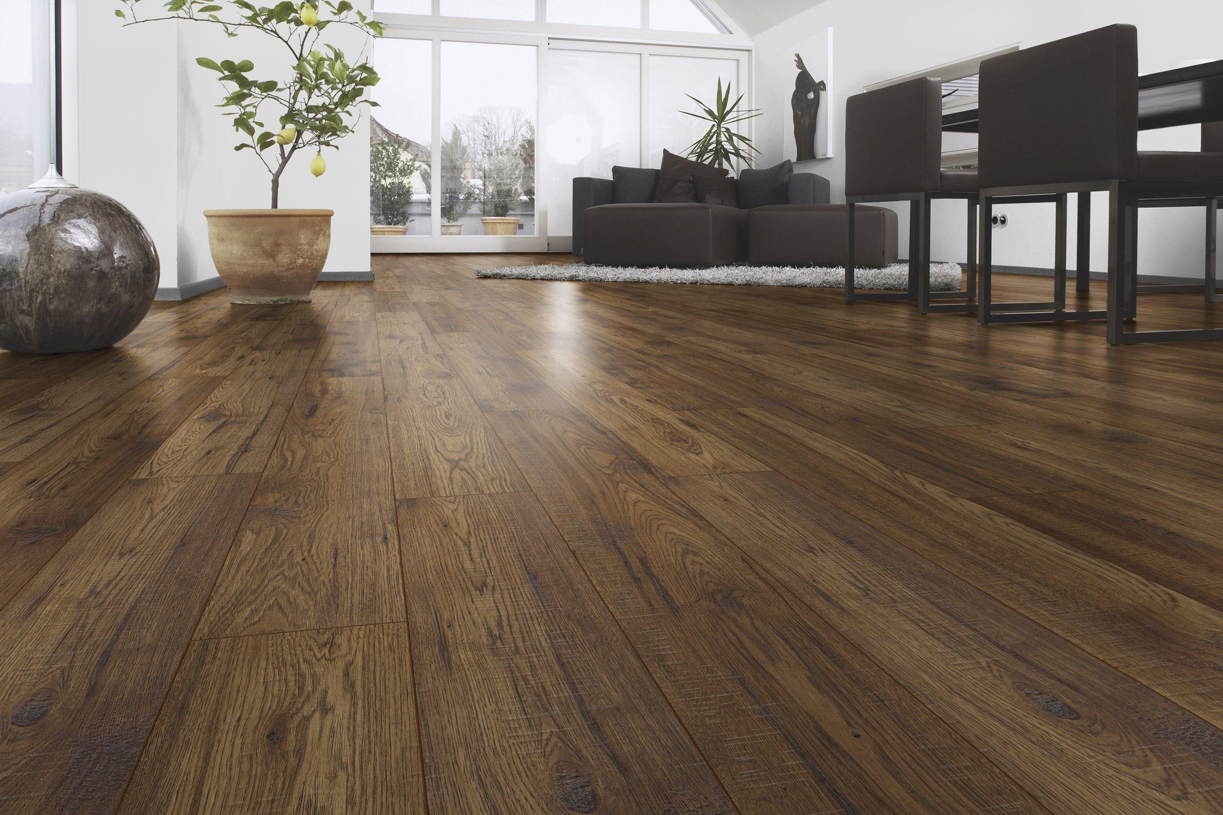 Reclaimed Hickory Water-Resistant Laminate Plank