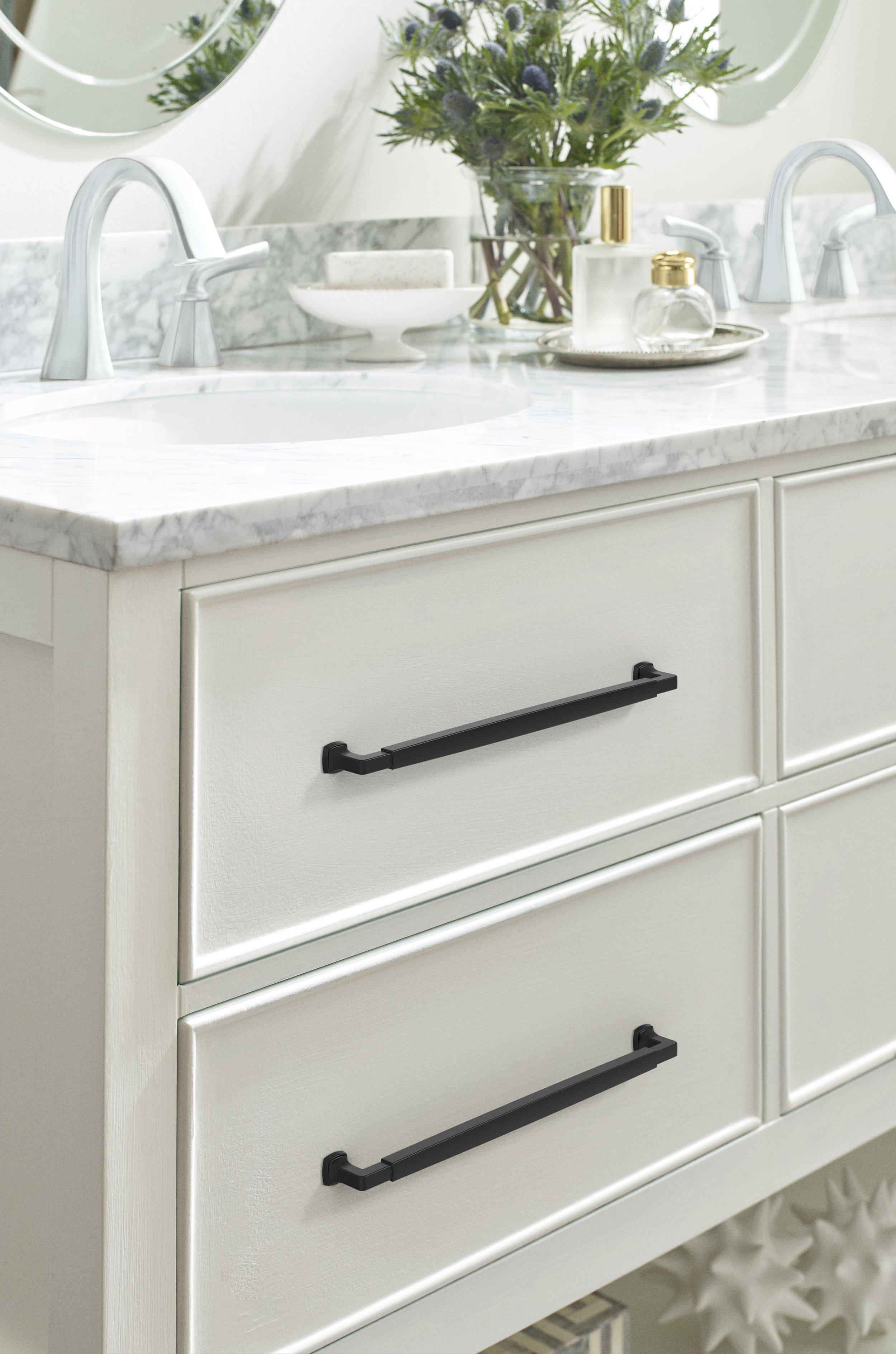 Stature Cabinet Pull