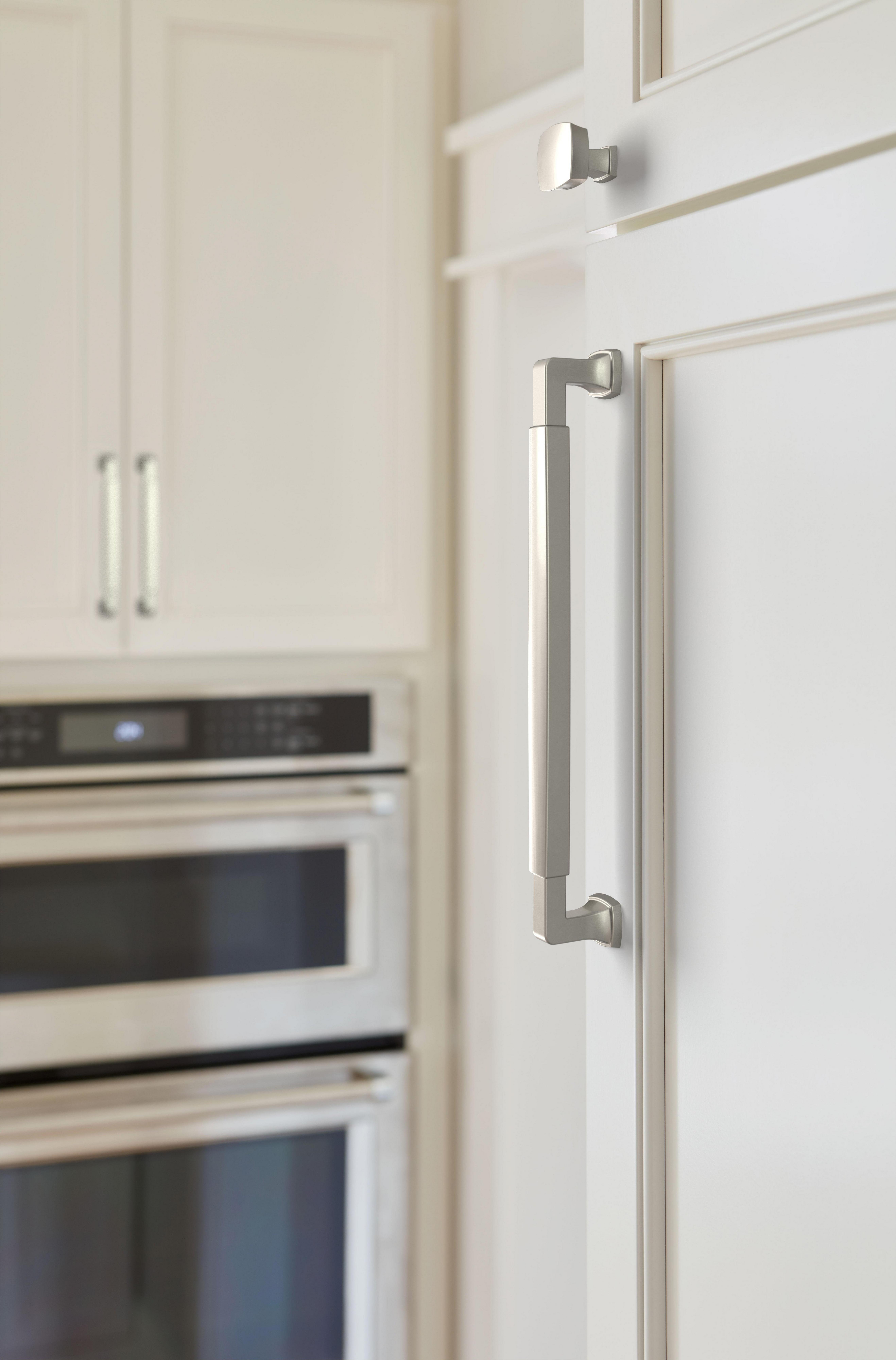 Stature 1-1/4 in. Satin Nickel Cabinet Knob