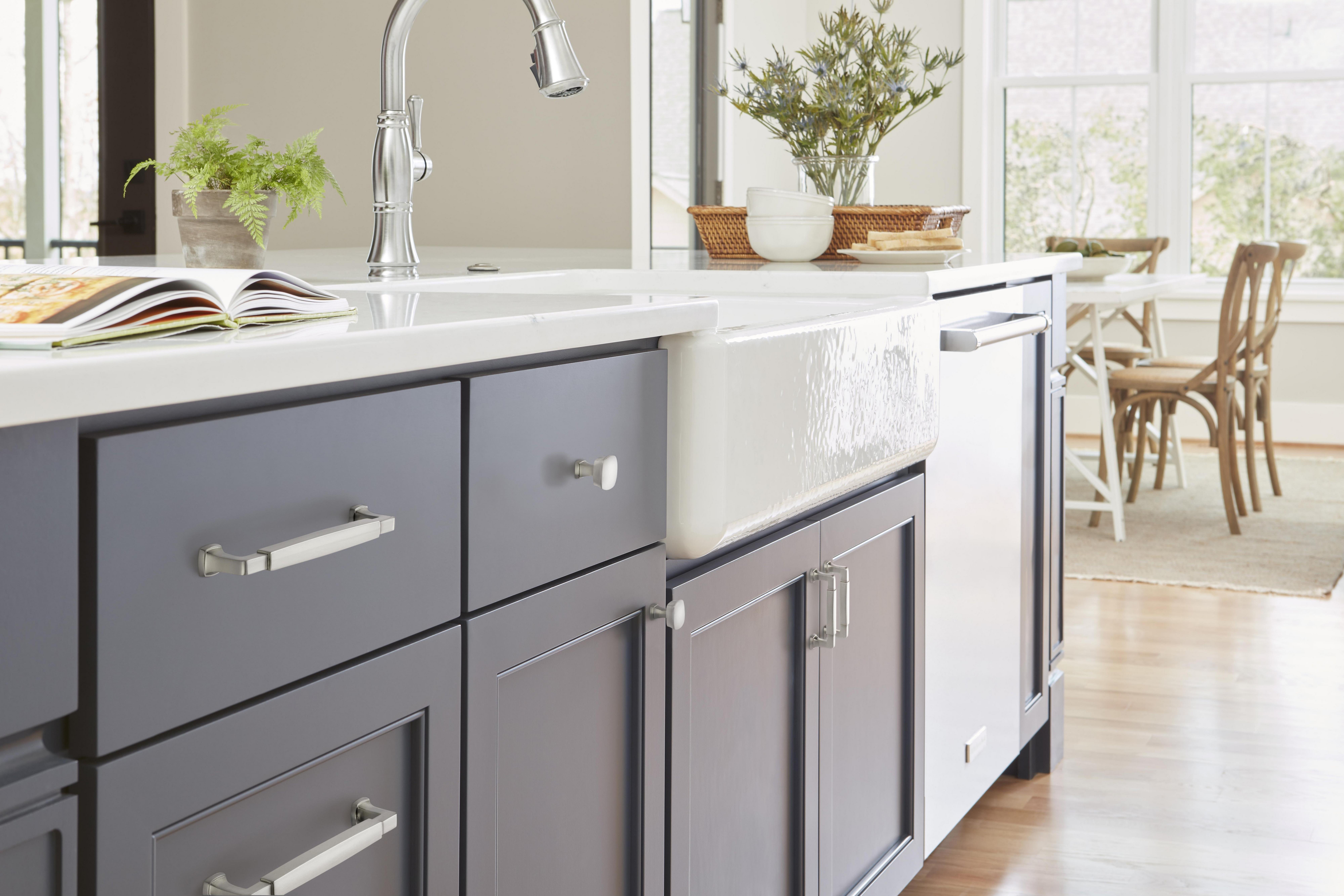 Stature Cabinet Pull