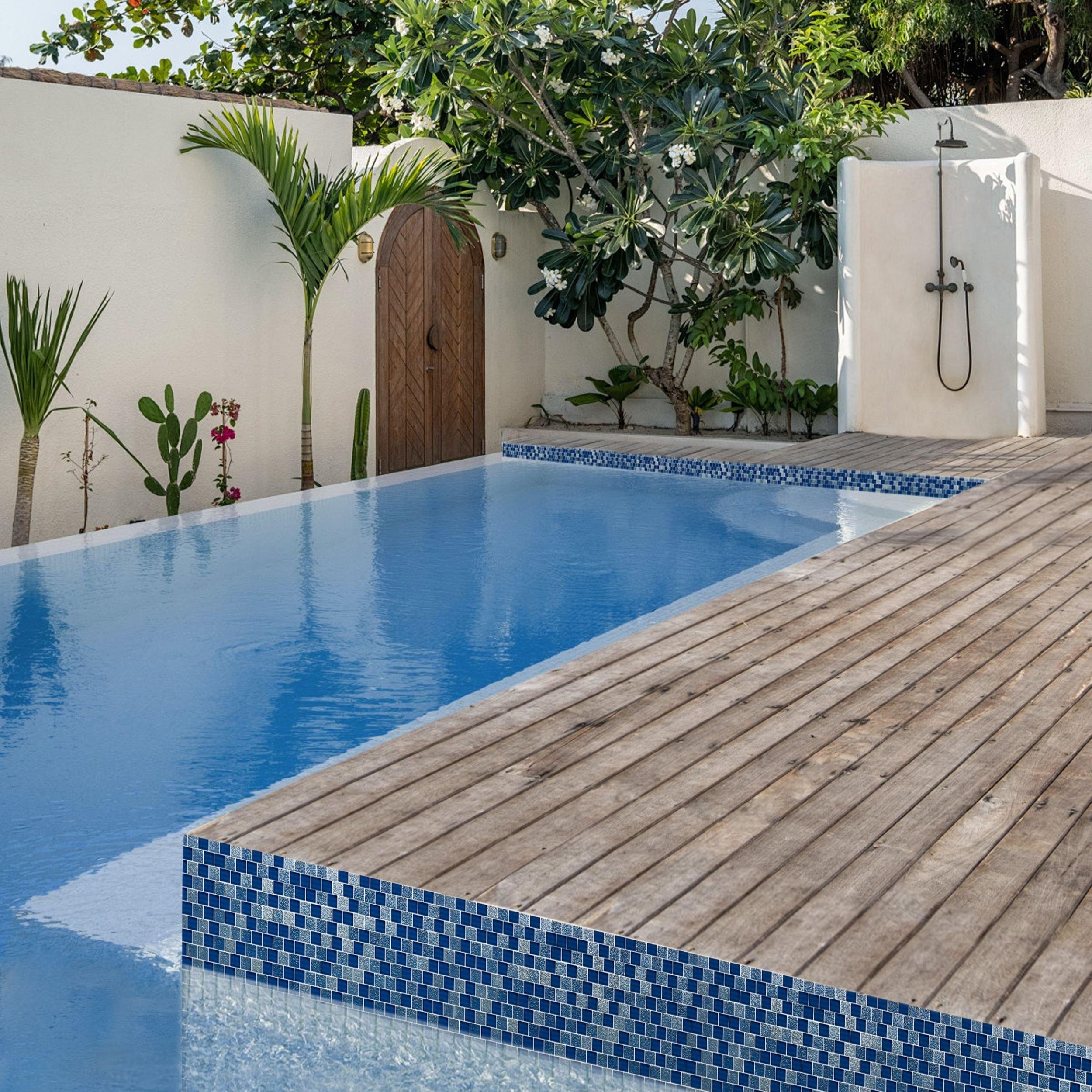 Santa Cruz Offset Square Glass Mosaic