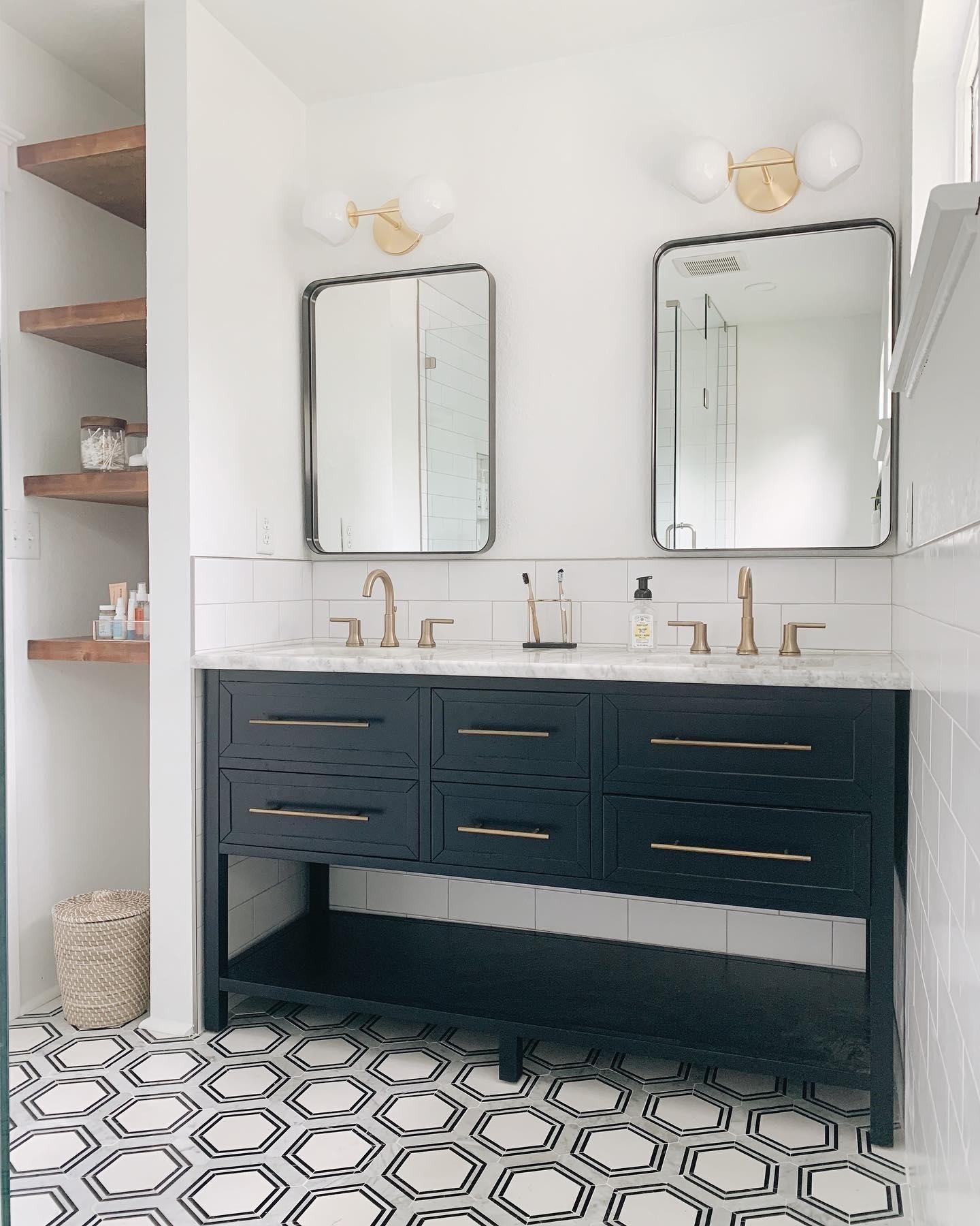 How to Make a Small Bathroom Look Bigger