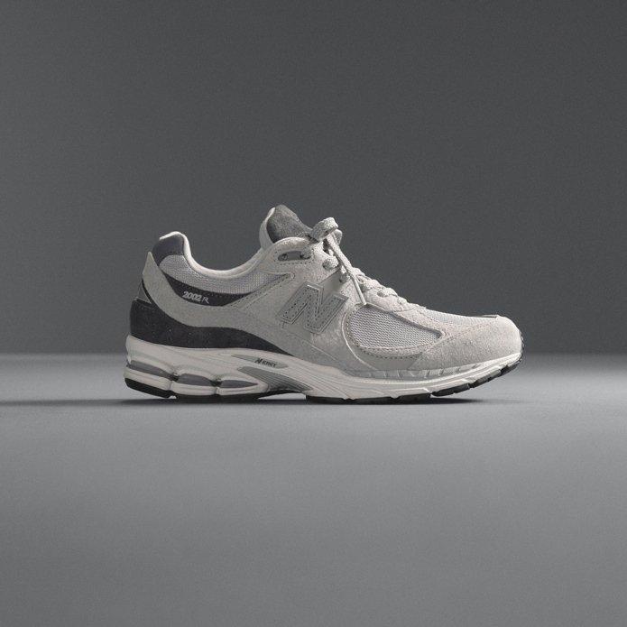New Balance 2002R