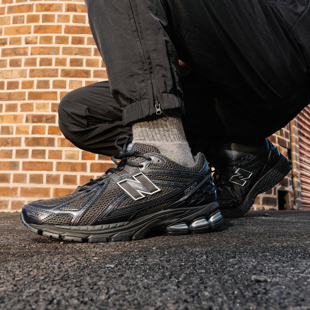 New Balance 1906 nere