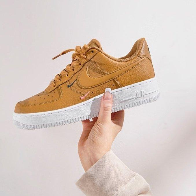 Nike Air Force 1 castanhas