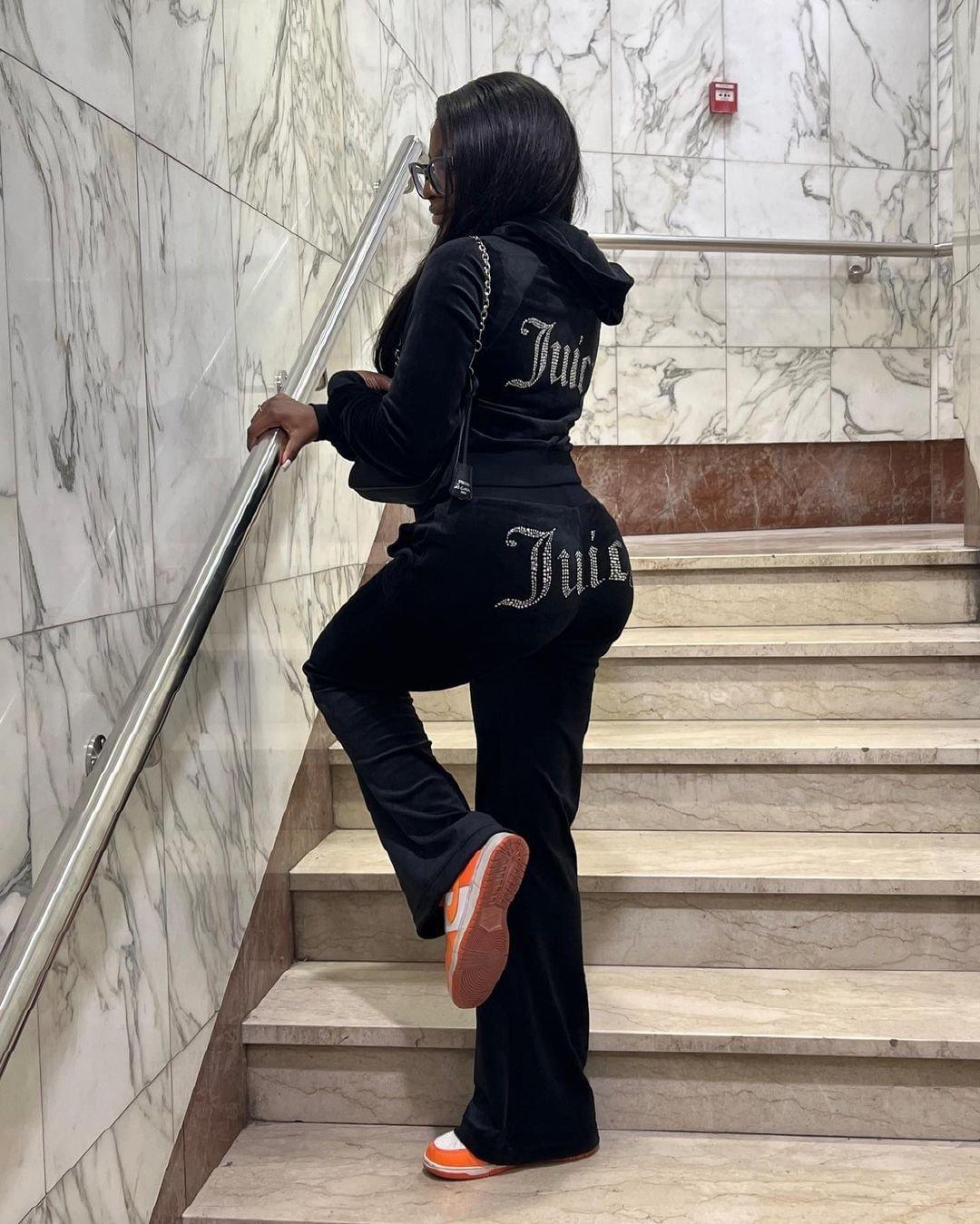 Tuta nera da donna in velluto Juicy Couture