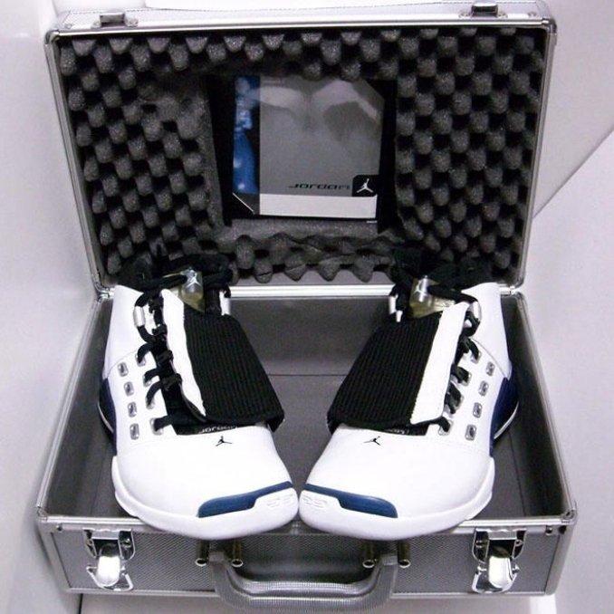 Air Jordan XVII Packaging