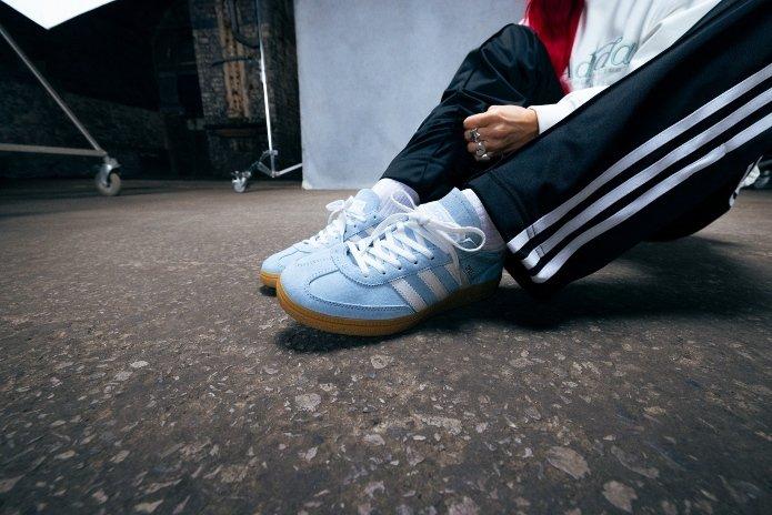 La La con adidas Originals