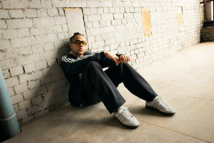 Nafe con adidas Originals