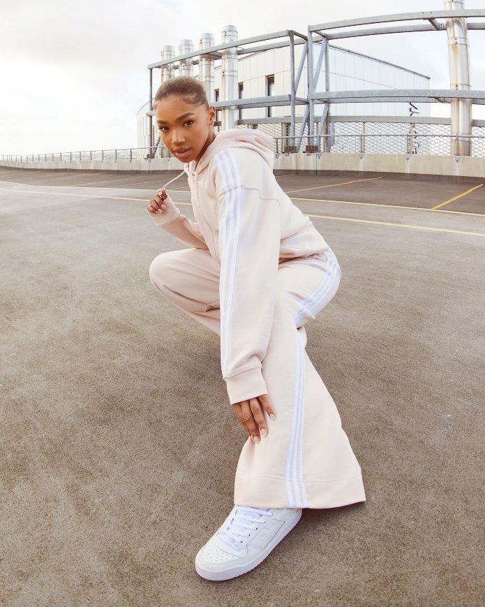 En esta colección de outfits Adidas de mujer podrás encontrar tu