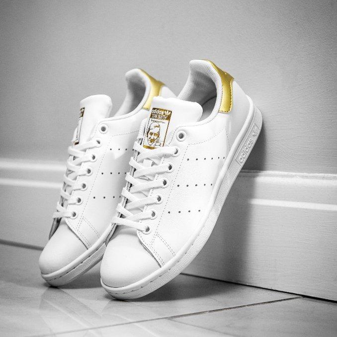 adidas Stan Smith brancas e douradas