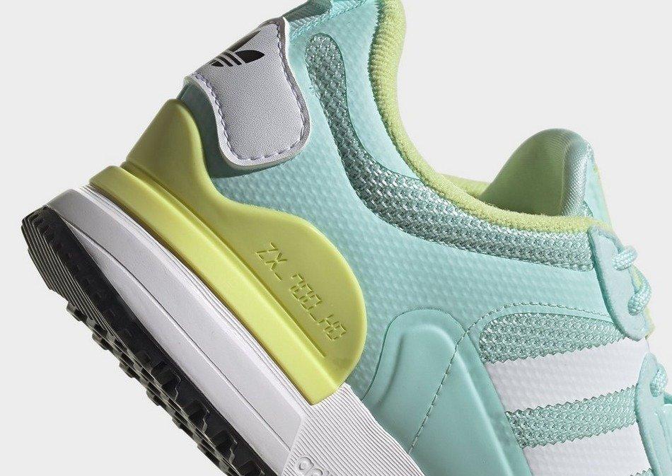 adidas ZX 700 HD in Mintgrün Fokus auf Ferse