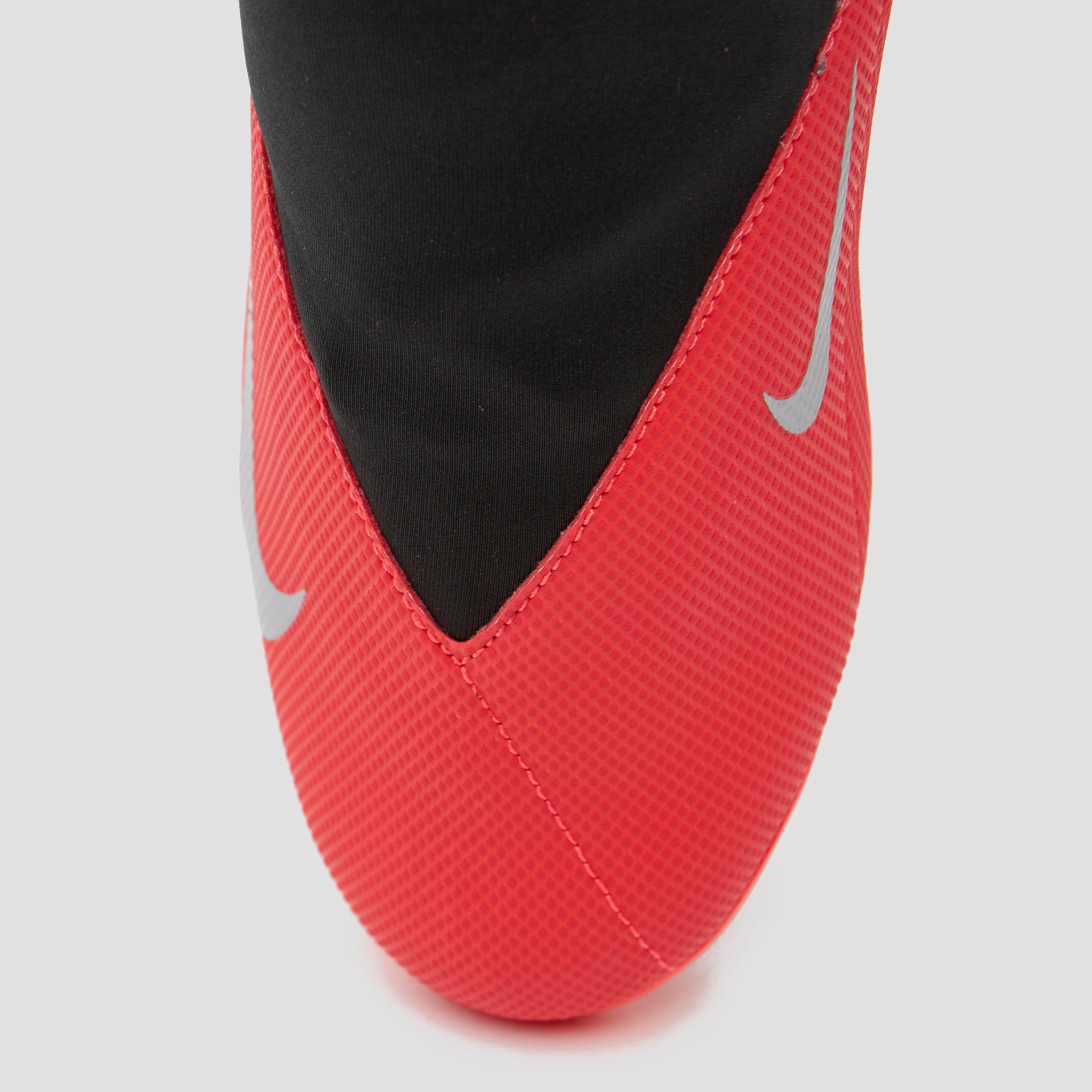 Kopačka na umělý povrch Nike React Phantom Vision 2 Pro .