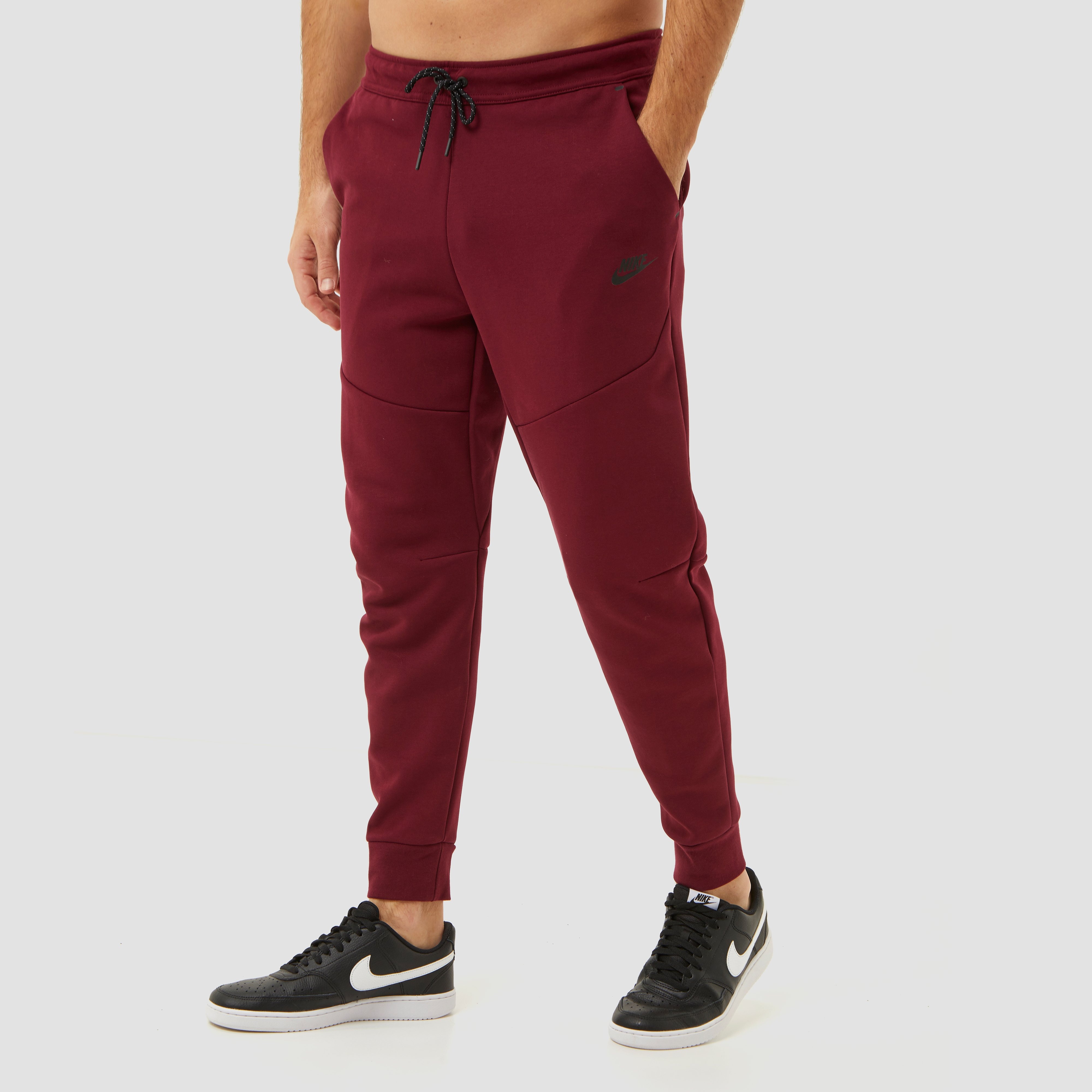 NIKE SPORTSWEAR TECH FLEECE JOGGINGBROEK BORDEAUX ROOD HEREN