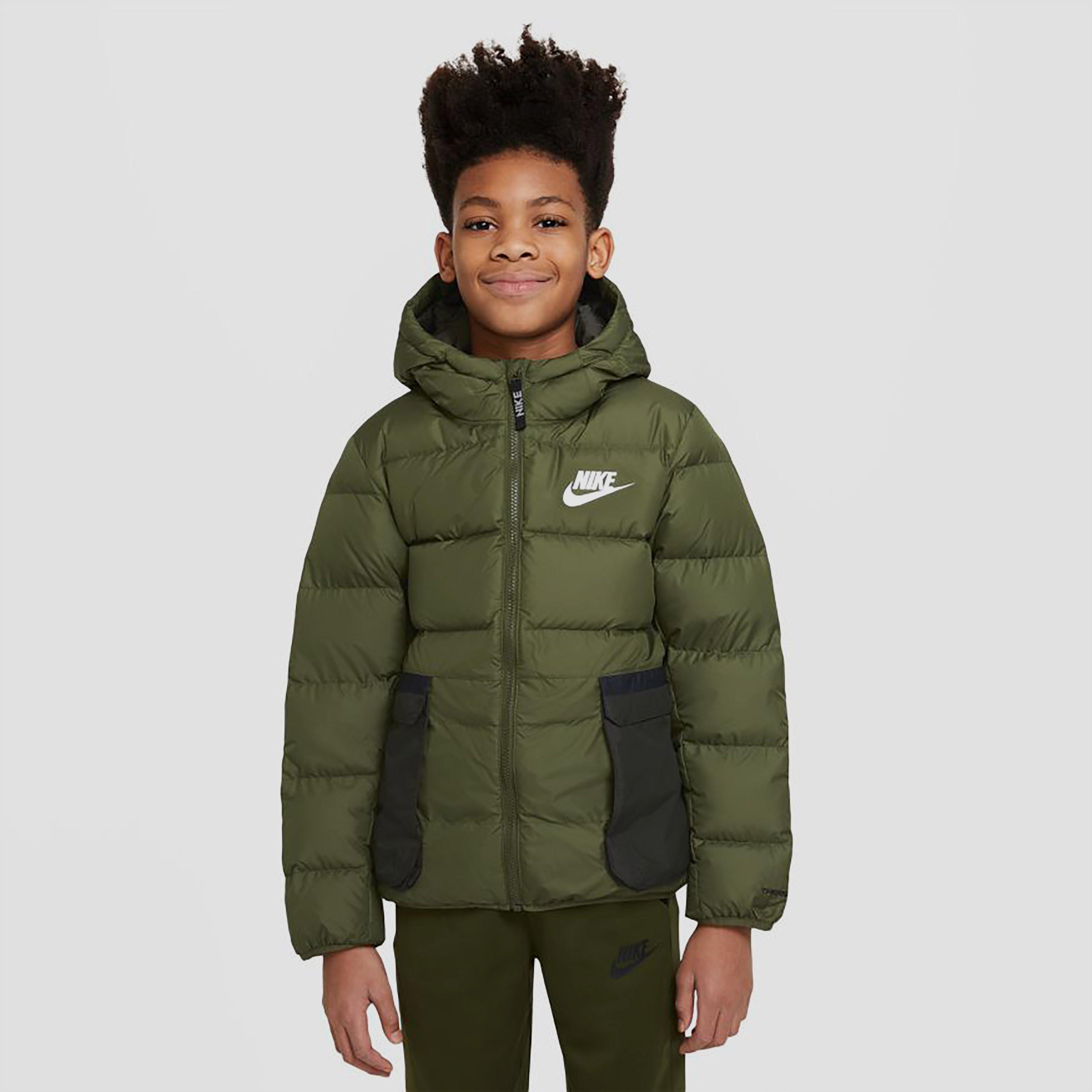 NIKE SPORTSWEAR THERMA-FIT WINTERJAS GROEN KINDEREN